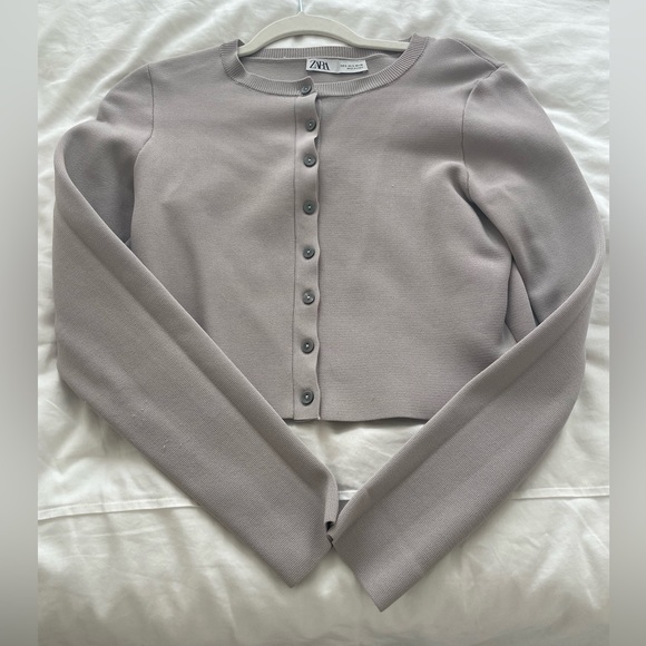 Luxe Zara Button Up Top - Picture 1 of 6